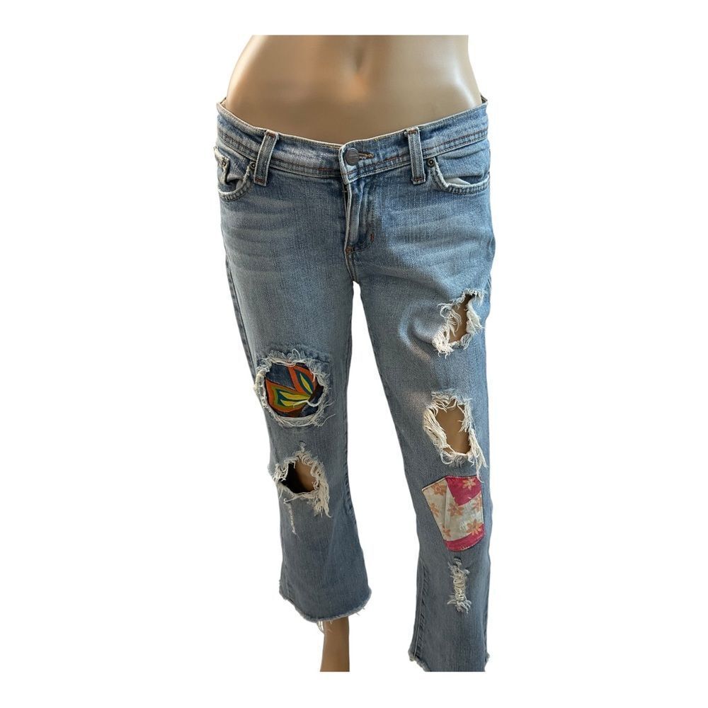 Cello Women's Size 9 Vintage Blue distressed embroidered Wide Leg Pants Jeans.